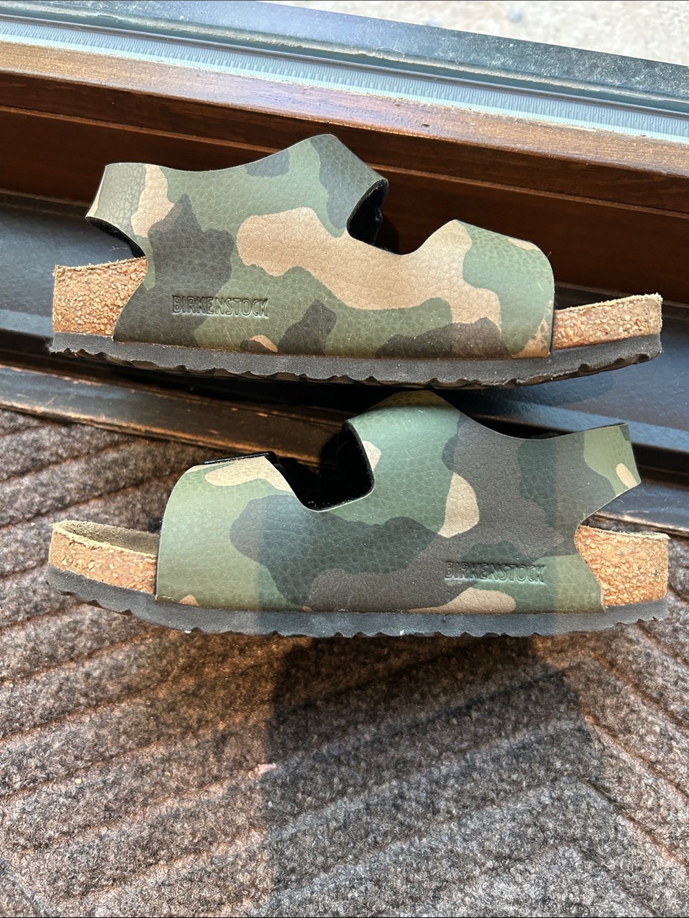 Birkenstock Kids Camo Double-Buckle Sandals - Green & Tan - Picture 4 of 6